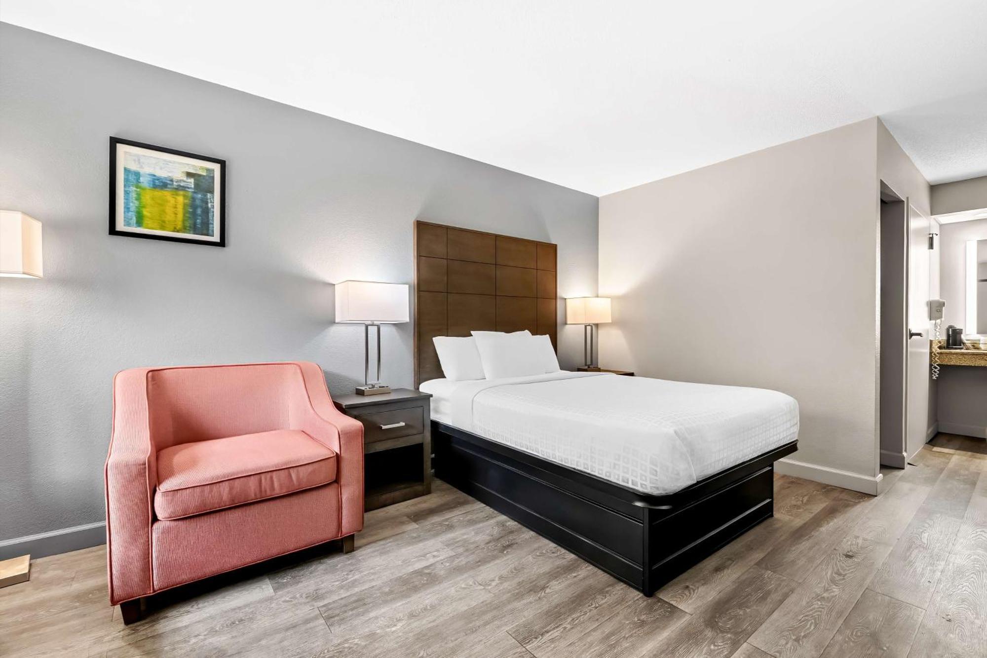 Surestay Plus Hotel By Best Western Southern Pines Pinehurst Exterior foto