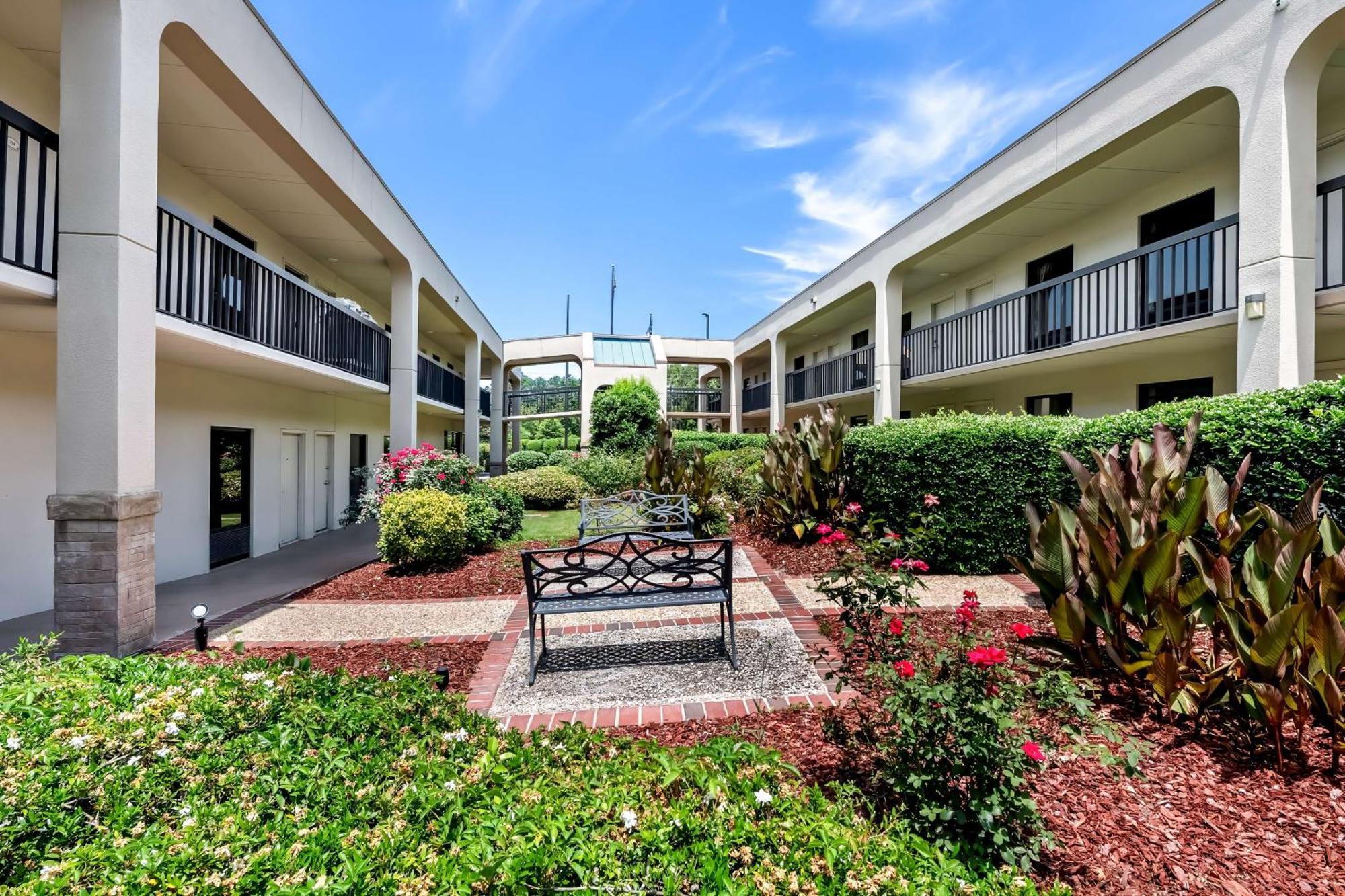 Surestay Plus Hotel By Best Western Southern Pines Pinehurst Exterior foto