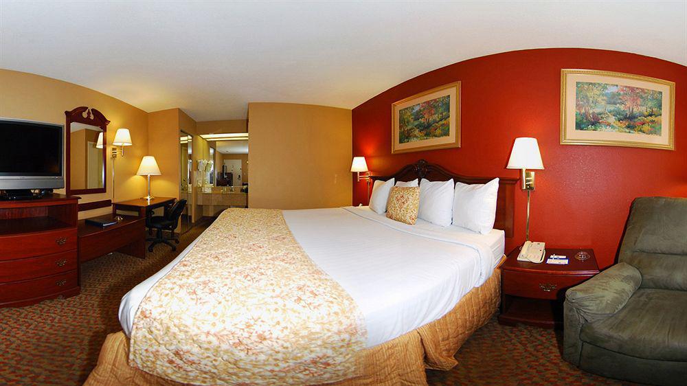 Surestay Plus Hotel By Best Western Southern Pines Pinehurst Exterior foto
